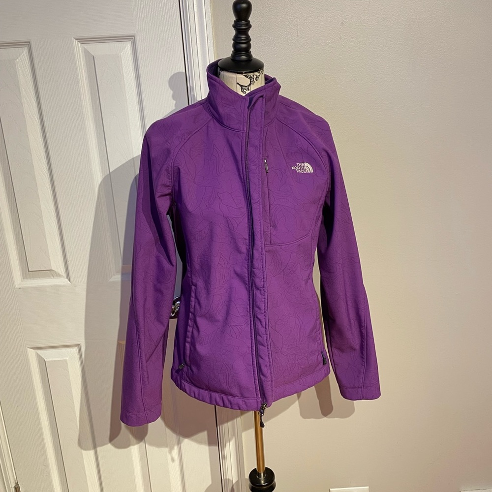 The North Face fleece lined warm waterproof vibrant snow sport outdoor hiking